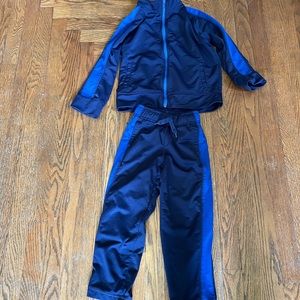 Boy’s Gymboree 2-piece set toddler boys size 5/6T Blue